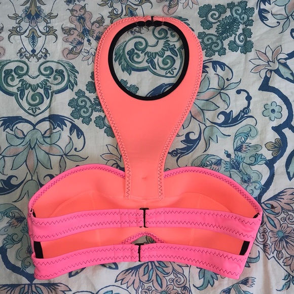 NWOT Victoria's Secrete Bikini Top - Picture 2 of 5